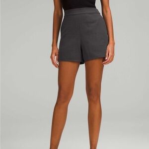 Lululemon Flat-Front Relaxed Short 4"
Graphite Grey